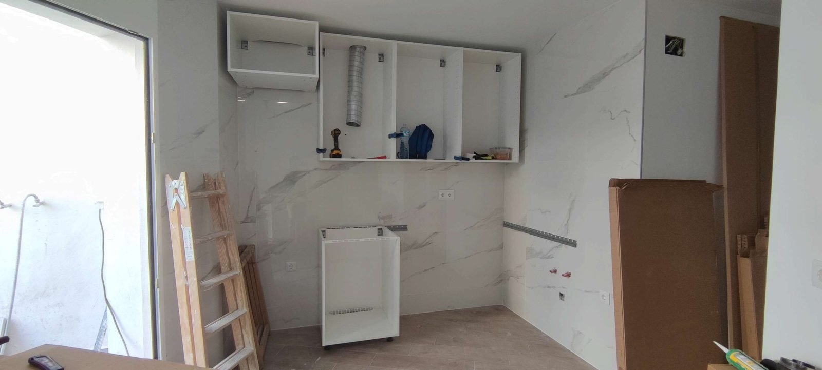 Montaje del mobiliario de cocina