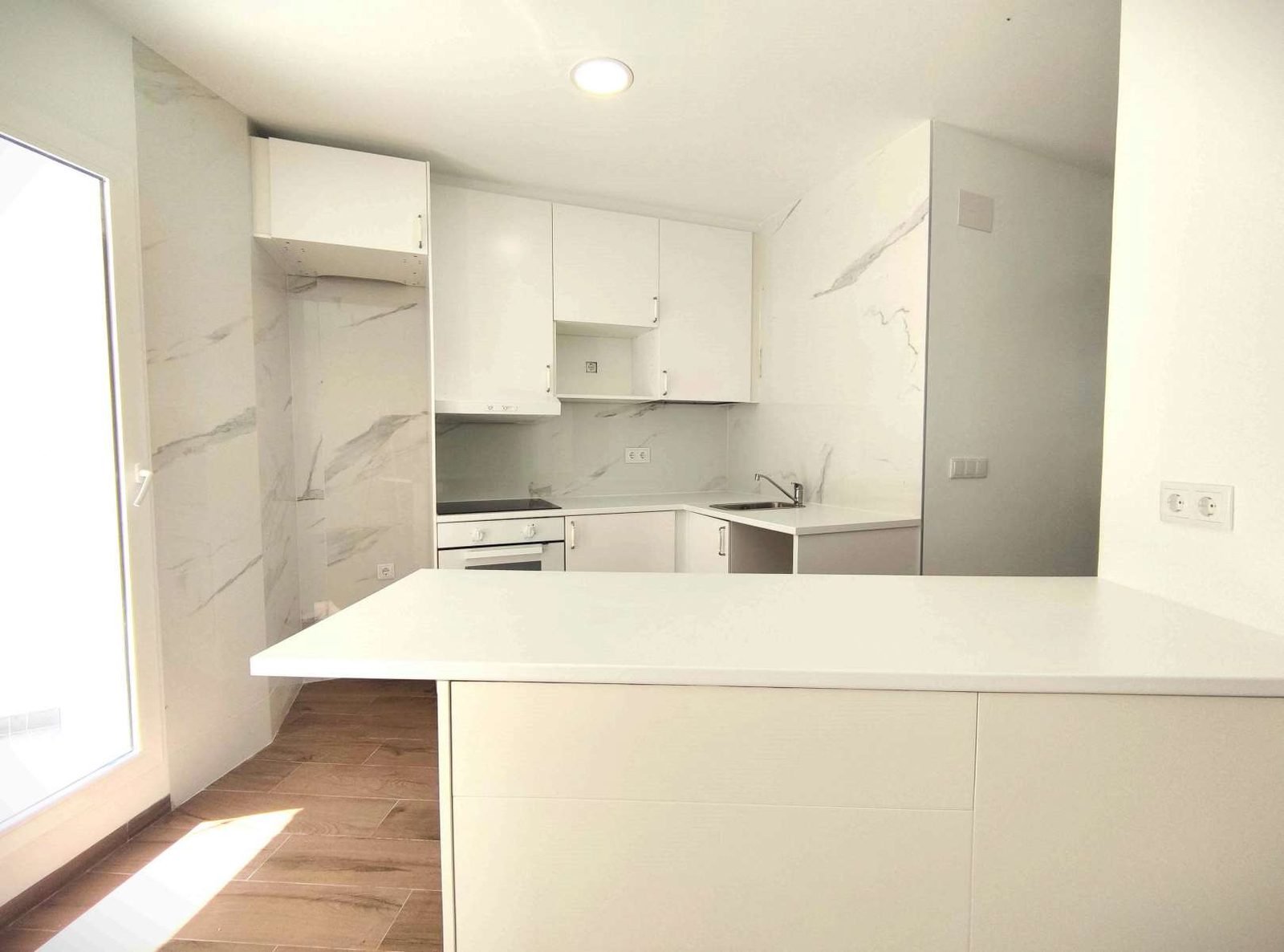 Cocina abierta terminada en Alicante