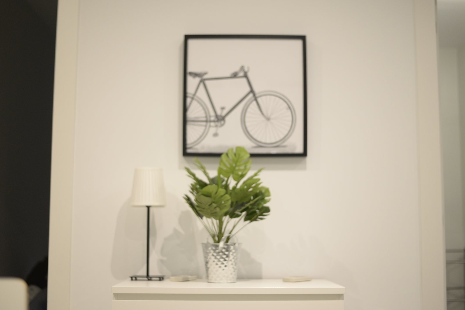 Recibidor con mueble a medida y detalles decorativos